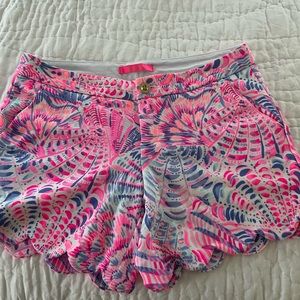 Lilly Pulitzer Buttercup Knit shorts. Size 6